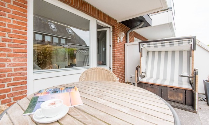 Westerland Apartment | Coherent. South-facing terrace. The sound of the sea. - House Norderstraße