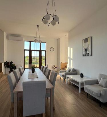 Curatele House | Colț de Apuseni