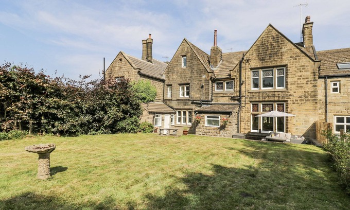 Stanbury House | COLD SPRING HOUSE, with a garden in Cullingworth