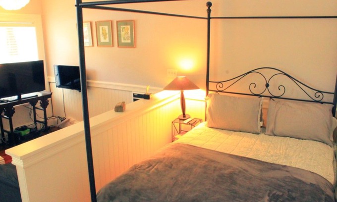 Ashbury Heights House | Cole Valley Suite