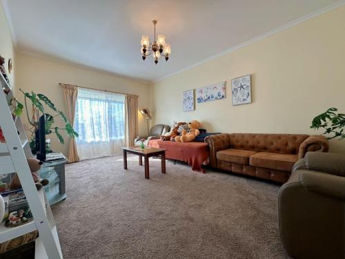 Hobart House | Coleman Comfort Hub - close to City&Air port