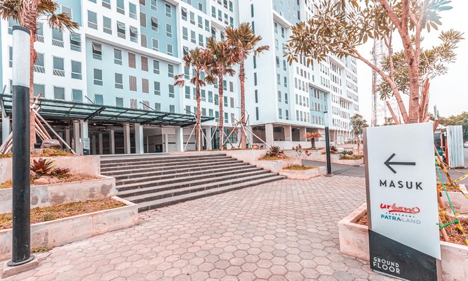 Bekasi Hotel | Collection O 24 Patraland Urbano