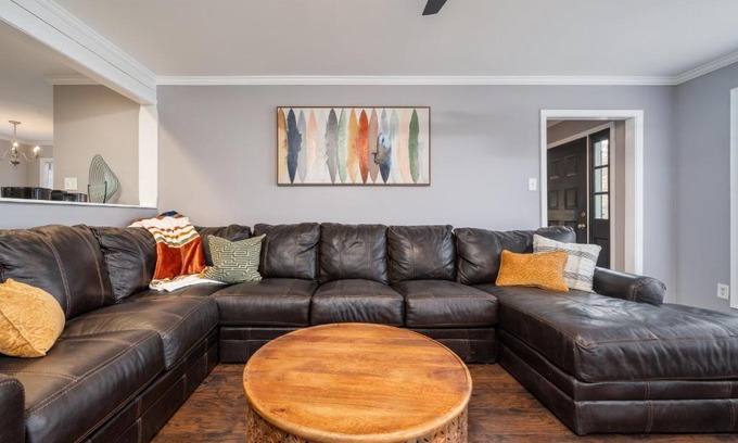 Rock Creek House | Colleens Corner Captivating 4bed 2.5 bath in Charming Neighborhood