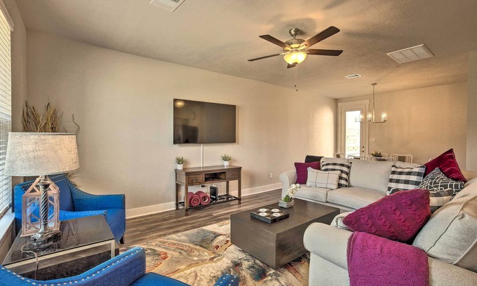 Wellborn House | College Station Townhome w/Furnished Patio!