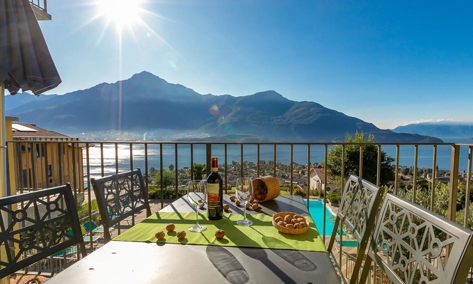 Vercana Apartment | Collina Carolea Holiday Apartment with Pool