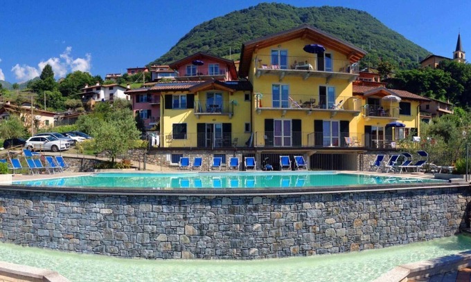 Vercana Apartment | Collina Mela Holiday Apartment with Pool