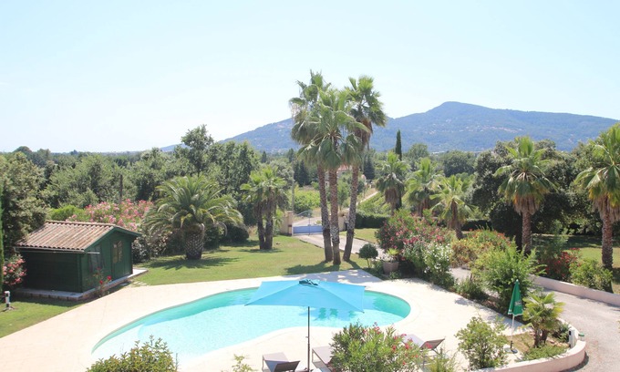 Sollies Pont House | Collinette's'oasis