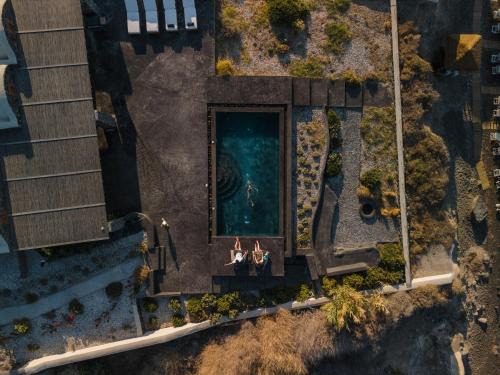 Kamari Hotel | Colombos Beachfront