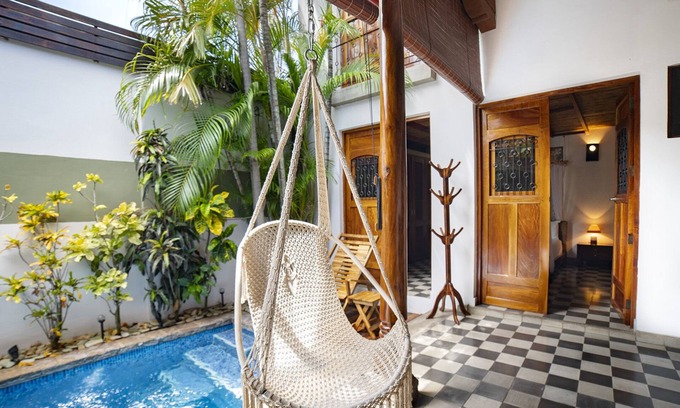 Granada House | Colonial Elegance and Poolside Retreat