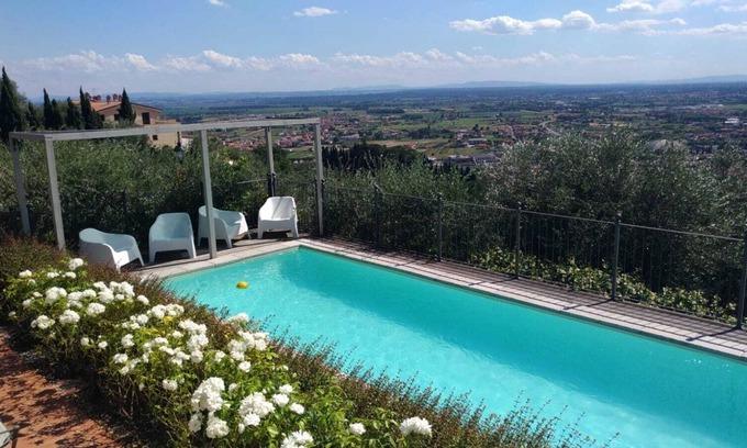 Pieve a Nievole Villa | COLONICA ROSE BIANCHE PRIVATE HEATED POOL, SAUNA INDOOR AND 2 HYDROMASSAGE