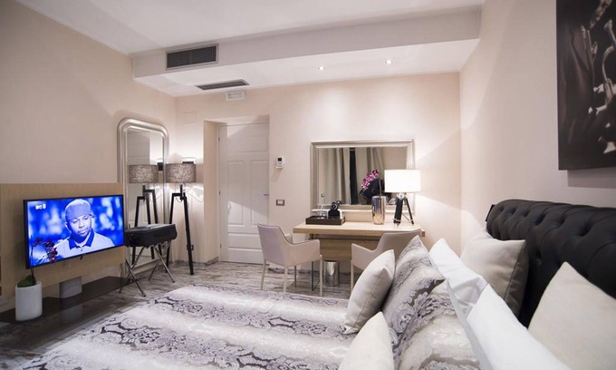 Prati Apartment | Colonna 18 Apartment by Ghor