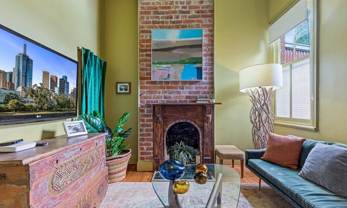 Fitzroy House | Colourful & Charming 2-Bed Fitzroy Heritage Home