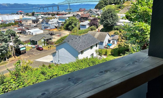 Astoria House | Columbia River View Bungalow 'Miss Esteri'