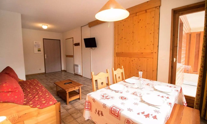 Aussois Apartment | COM318M : Apartment in quiet area close to free shuttles and swimming pool