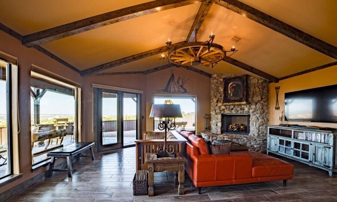 Canyon Apartment | Comanche cabin on the west rim