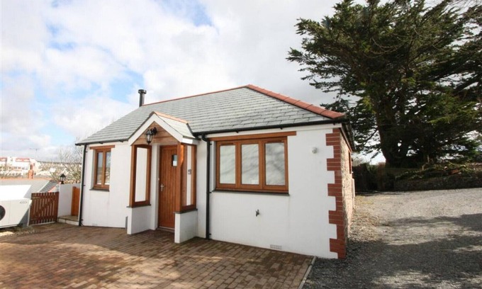 Bude Cottage | Combermere Cottage, Bude, glimpses of canal & Sea