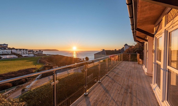 Mortehoe House | Combesgate View - Six Bedroom House, Sleeps 12