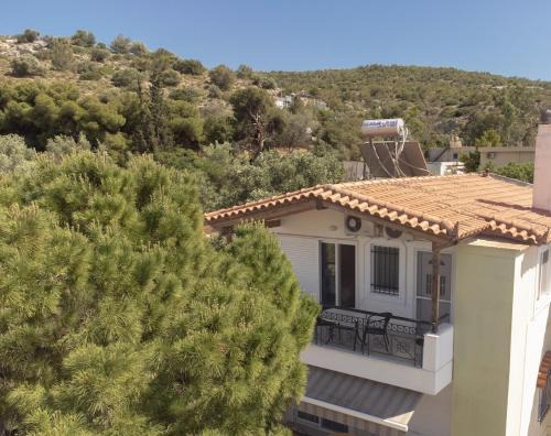 Vari-Voula-Vouliagmeni Apartment | Combination of the sea and the countryside