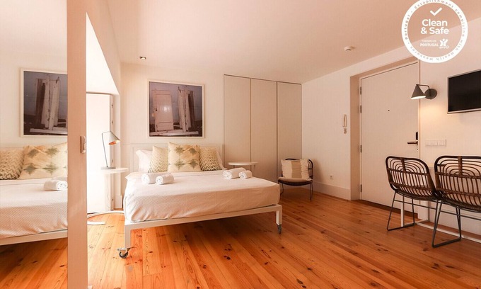 Misericordia Apartment | COMBRO SUITES I by HOMING