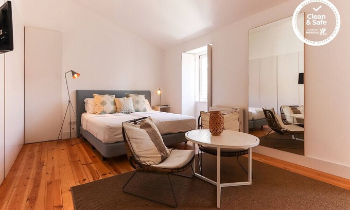 Misericordia Apartment | COMBRO SUITES IV by HOMING
