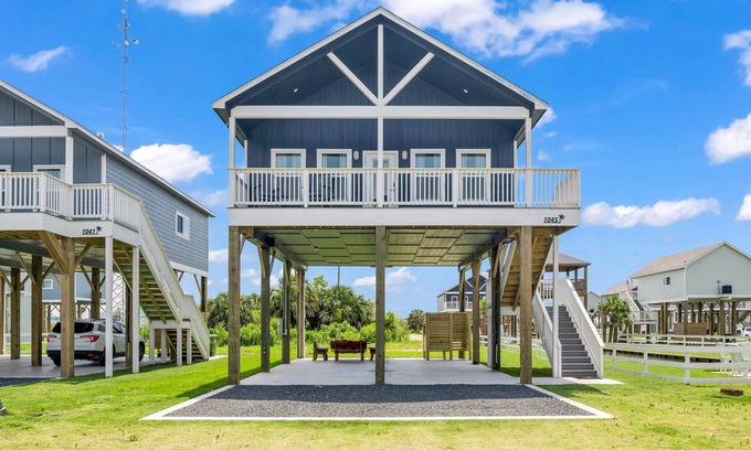 Port Bolivar Villa | Come down to the quiet side of Crystal Beach 🏖️