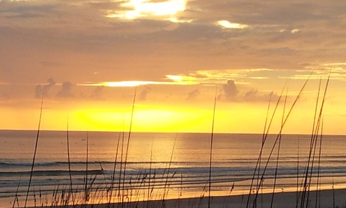 New Smyrna Beach Villa | Come Enjoy Beach Life In Spacious Elegance.