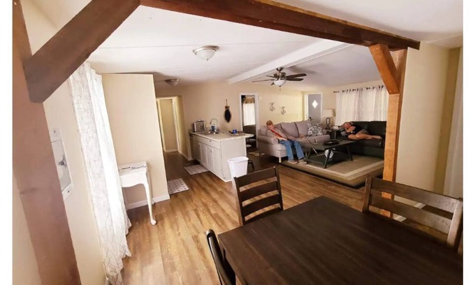 Townsend House | Come & enjoy the Bluff life!