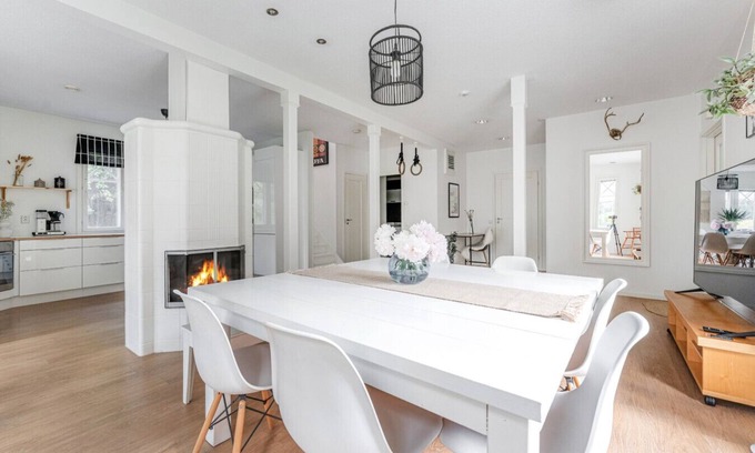 Pirkkala Villa | Come in! "Niemenmaa" Spacious family house for 13!