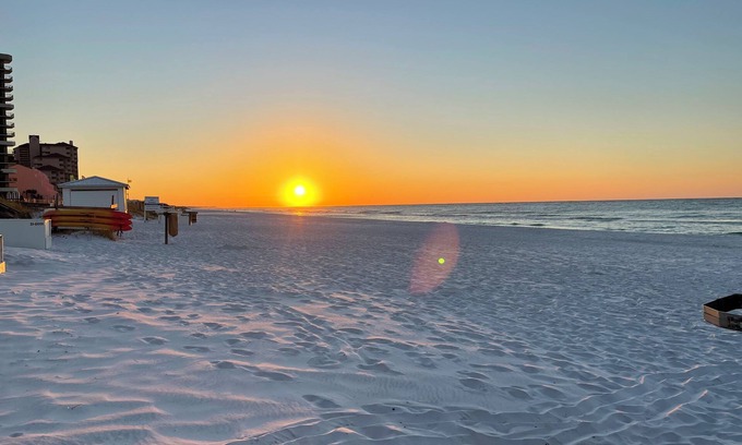 Baytowne Wharf Condo | Come See Baytowne Wharf The Heart of Sandestin! Restaurants,Shops,& Nightlife!