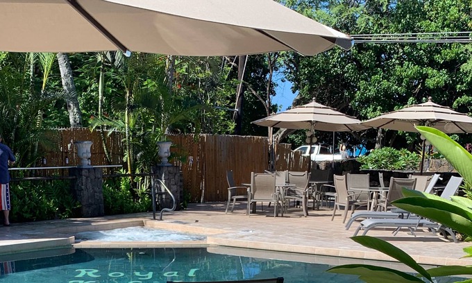 Kailua-Kona Condo | Come see the turtles at Gates Beach