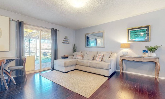 Austin House | Comfort, convenience, and luxury appointments ☆SouthWest Austin Hideaway
