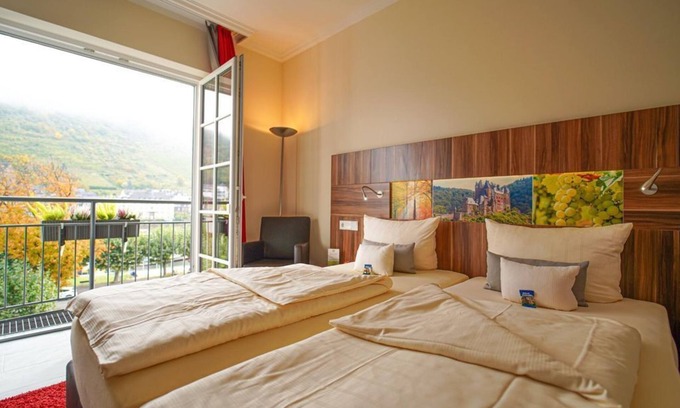 Cochem House | Comfort double room on the Moselle side - Hotel Cochemer Jung