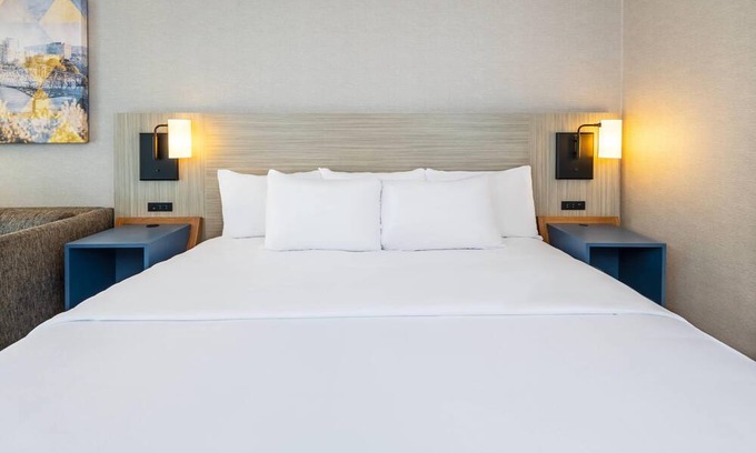 Laval Hotel | Comfort Inn Laval