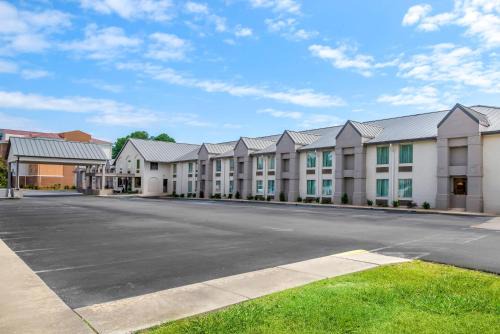 Southern Estates Hotel | Comfort Inn Petersburg Fort Lee Area