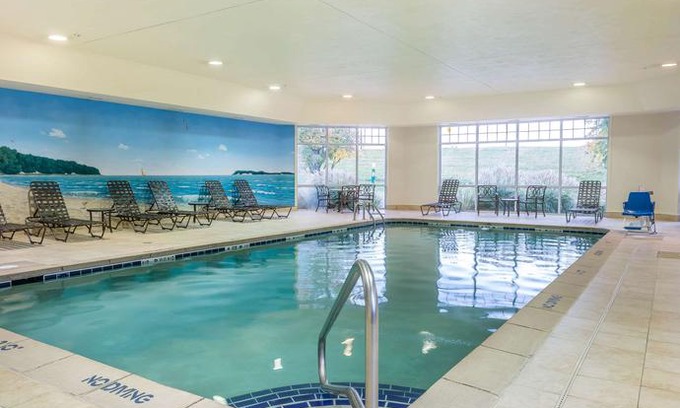 Plainwell Hotel | Comfort Inn Plainwell