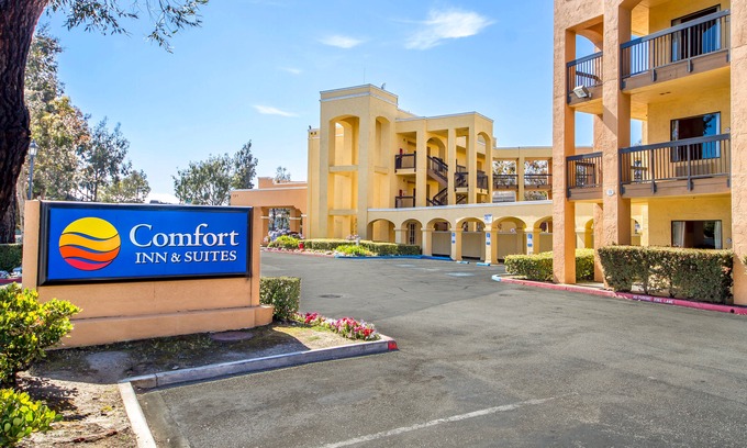 The East Side Hotel | Comfort Inn & Suites San Francisco Airport North