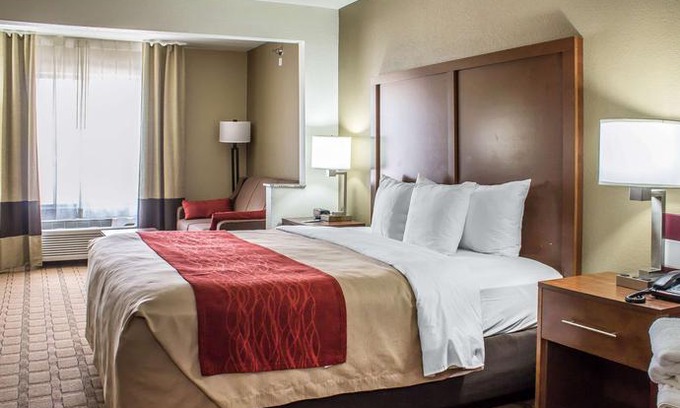 Cedar Rapids Hotel | Comfort Inn & Suites Cedar Rapids