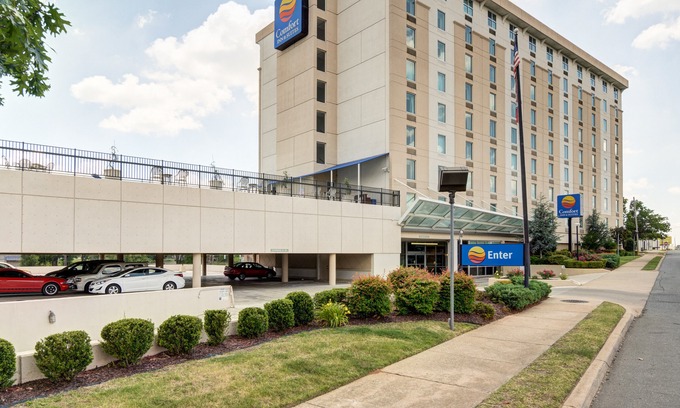 Downtown Little Rock Hotel | Comfort Inn & Suites Presidential