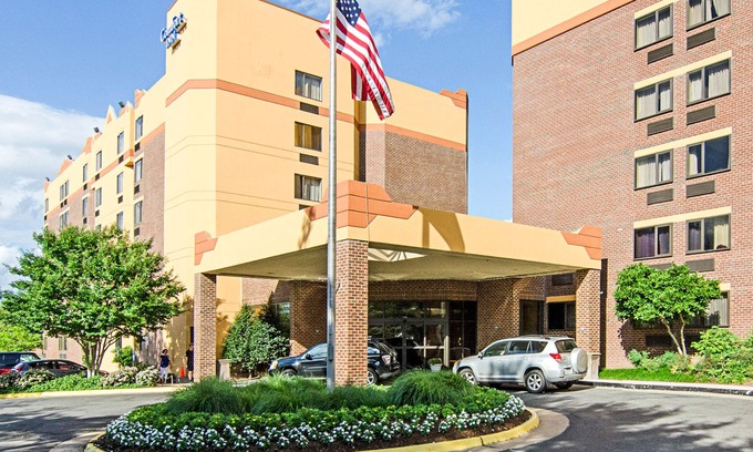 Fairfax Hotel | Comfort Inn University Center