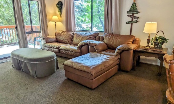 Big Bear Lake Condo | Comfort & Location! 2 BR, 1.5 BA Townhouse at Base of Snow Summit Resort!