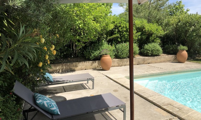 Villeneuve-les-Avignon Apartment | Comfortable design studio, quiet in Provence, close to Avignon.