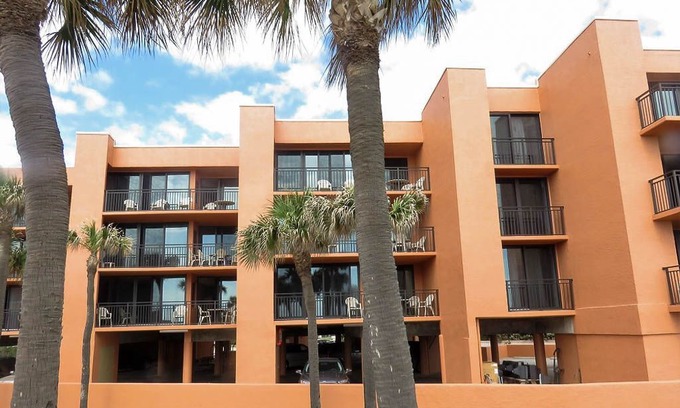 Indialantic House | Comfortable 2 bedroom right on the beach