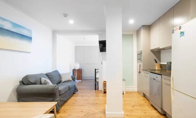 Manly Apartment | Comfortable 2 Bedroom unit in the heart of Manly