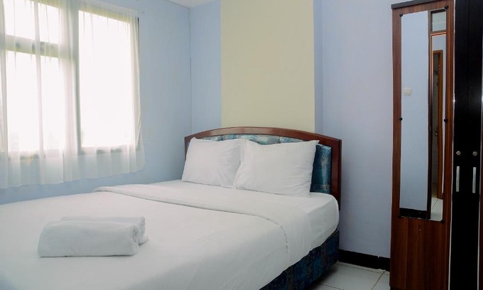 Bekasi Timur Apartment | Comfortable 2BR Lagoon Resort Apartment By Travelio