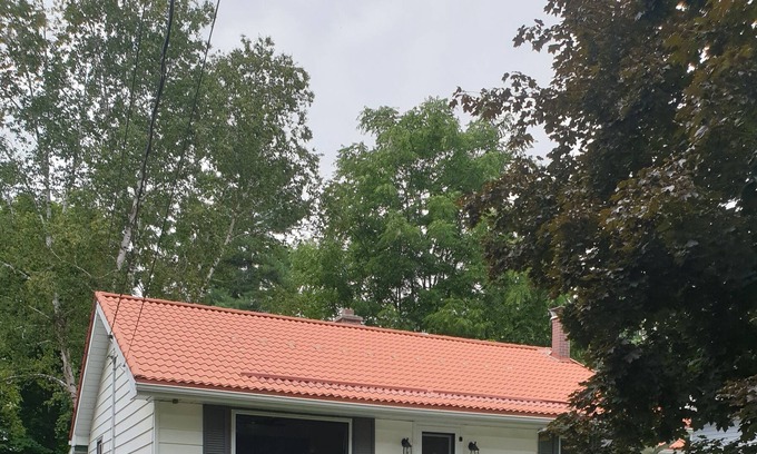 Coldwater House | Comfortable 3 bdrm home in Coldwater - 8 mins to Mt St. Louis Moonstone ski hill