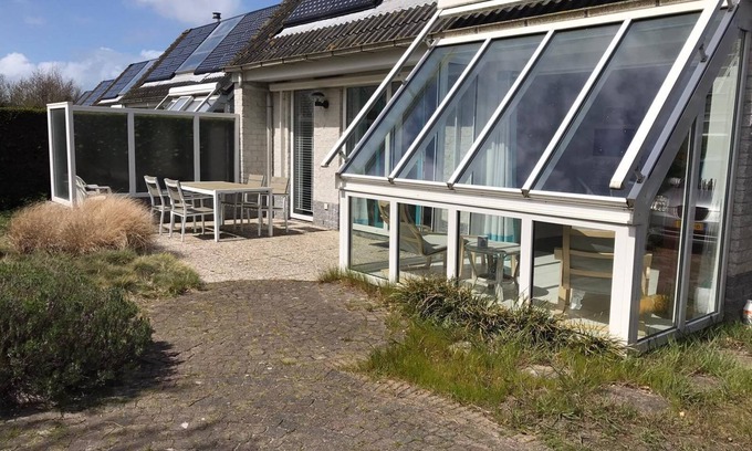 Sint Maartensvlotbrug House | Comfortable 6-person holiday home at walking distance from the beach, WiFi, pets allowed