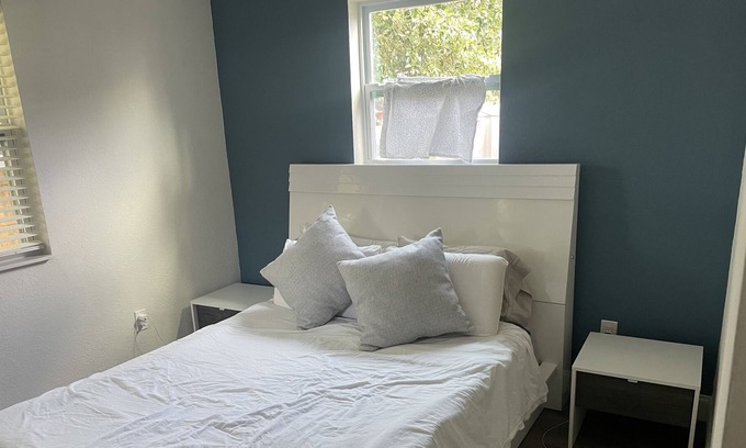 West Little River Apartment | Comfortable and safe condo 15 minutes from beach.