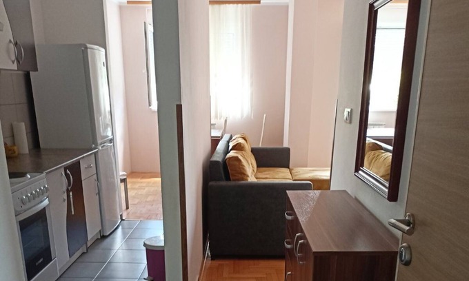 Vozdovac Apartment | Comfortable apartment in a quiet part of town