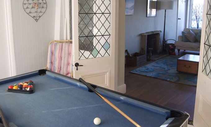 Seaview House | Comfortable Beachfront House With Large Pet & Child-Friendly South-facing Garden