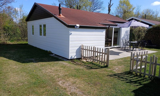 Sint Maartensvlotbrug House | Comfortable bungalow, free WiFi, dogs are welcome